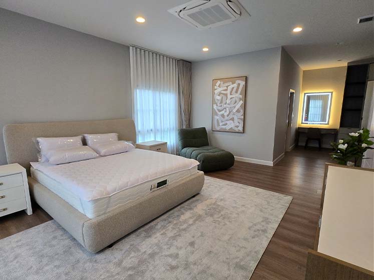 House with Shared Pool in Bangnatrad 